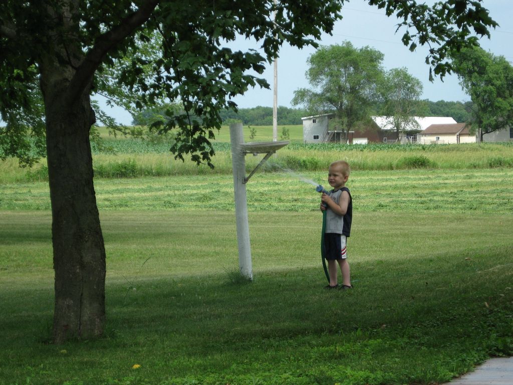 2009_06_24_jared_and_flowers_6.jpg (large)