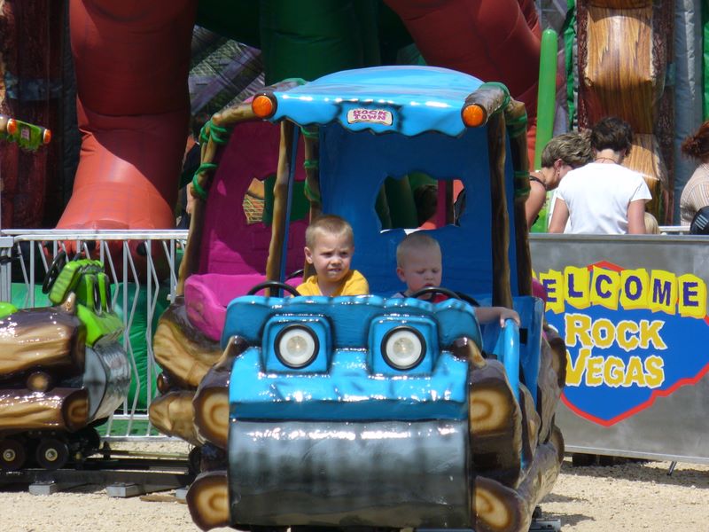 2007_06_09_kelsy_and_jared_durand_days_016.jpg (large)