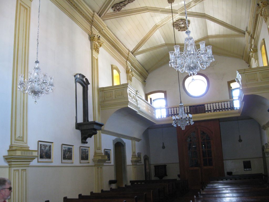 2009_07_15_oliveira_town_13.jpg (large)