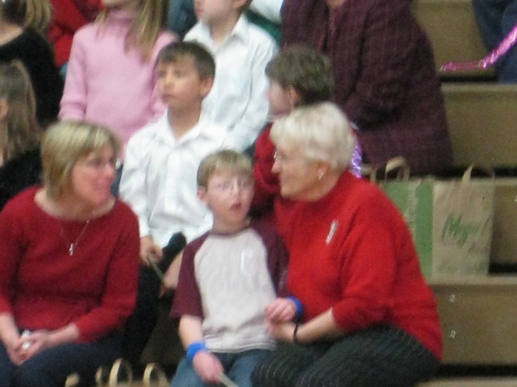 2009_12_10_kelsey_school_xmas_06.jpg (large)