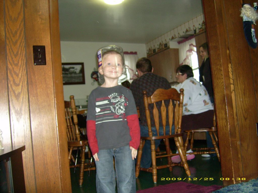 2009_12_25_n_k_moore_at_kellys_xmas_08.jpg (large)