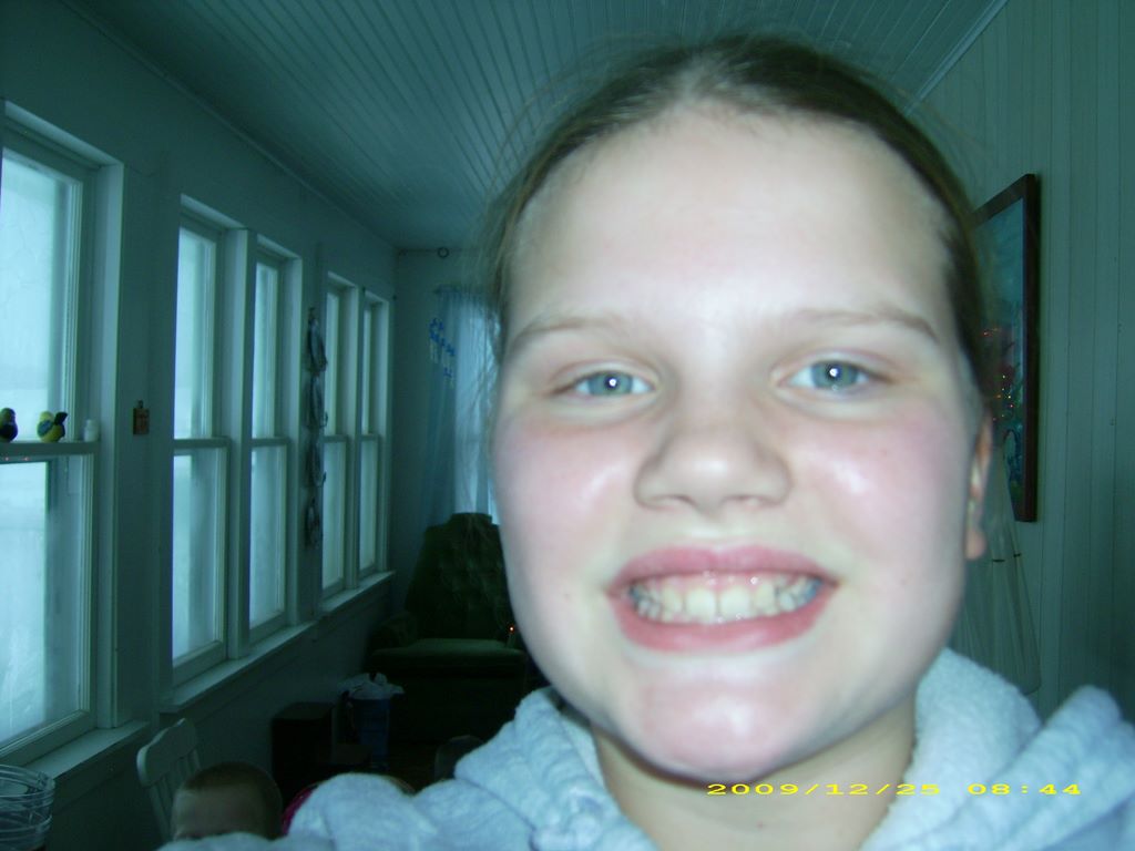 2009_12_25_n_k_moore_at_kellys_xmas_19.jpg (large)