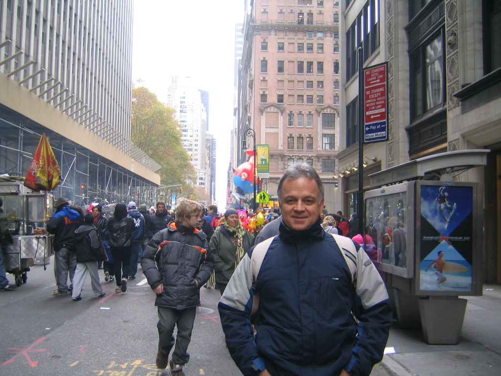 2010_11_25_thanksgiving_parade_12.jpg (large)