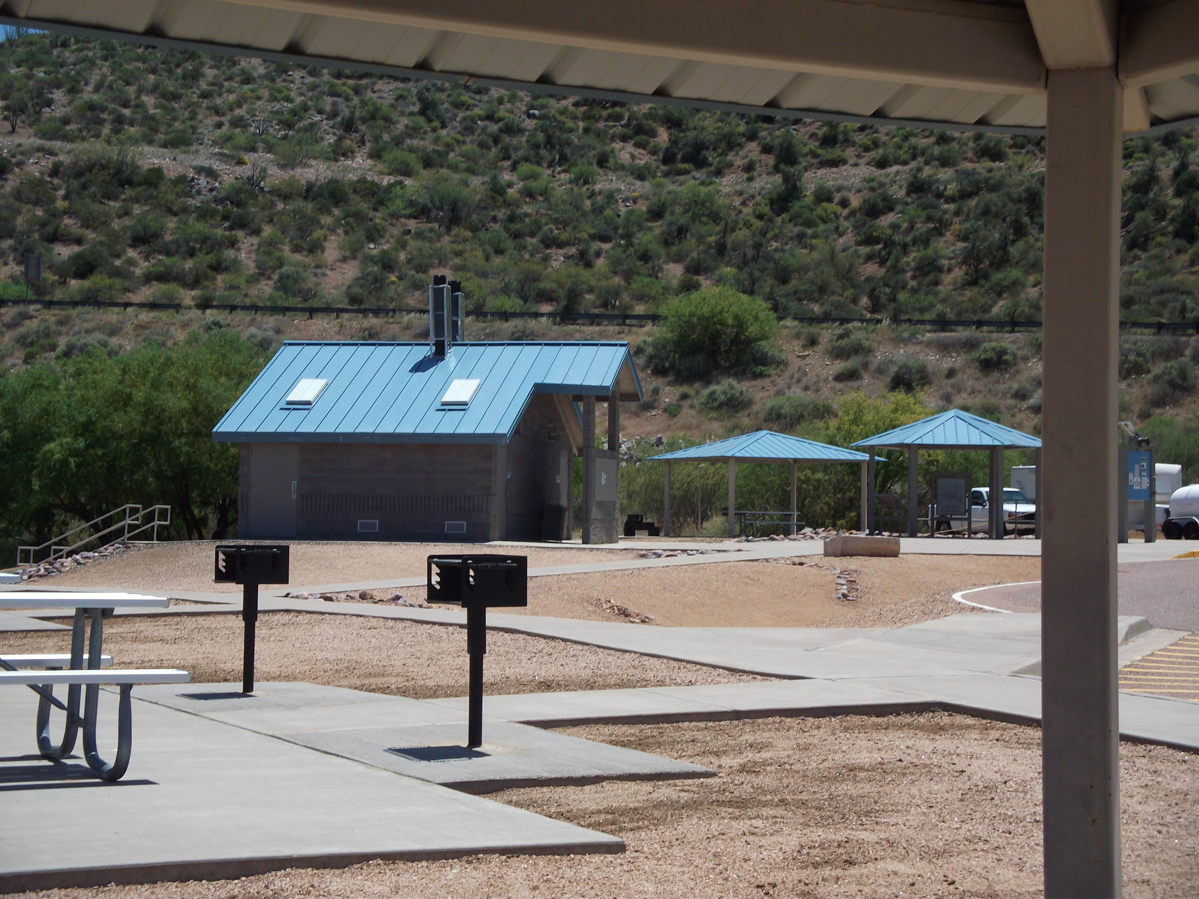 Roosevelt Lake Park at the End of Apache Trail
