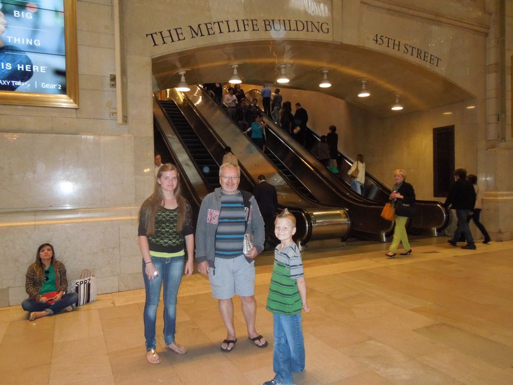 2014_09_19_helton_off_nyc_078.jpg (large)