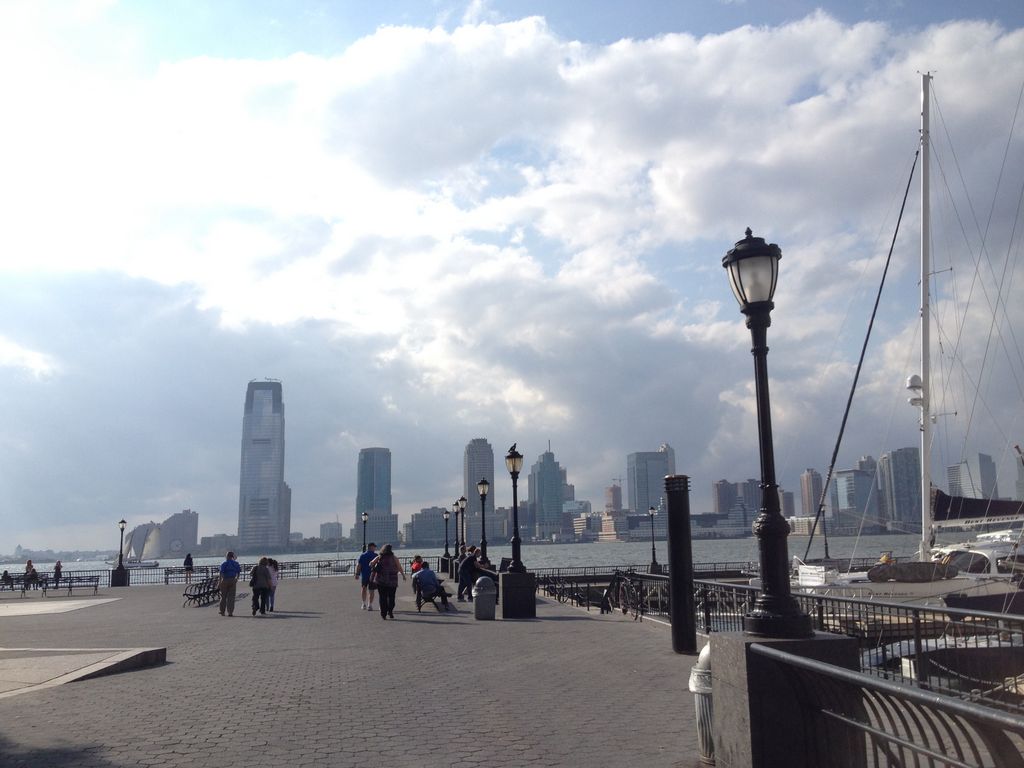 2014_09_20_k_iphone_trade_106.jpg (large)