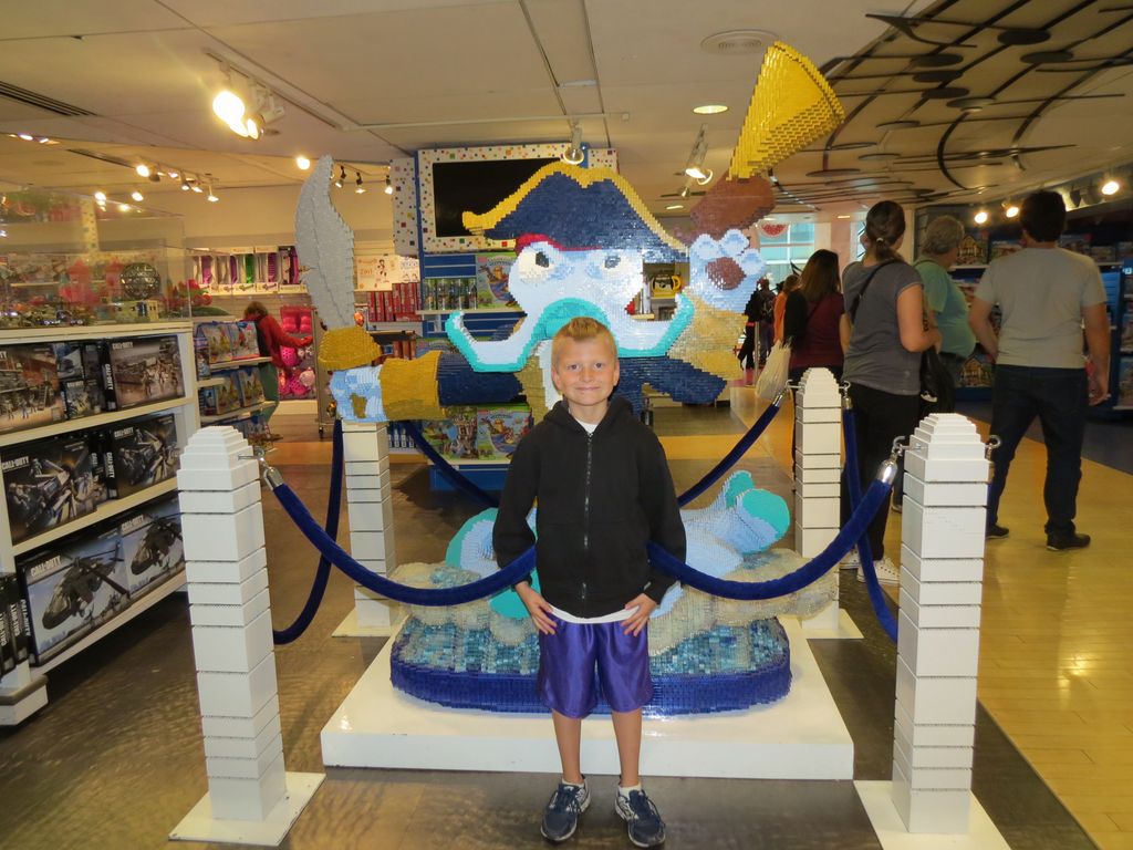 2014_09_22_fao_schwarts_0001_1.jpg (large)