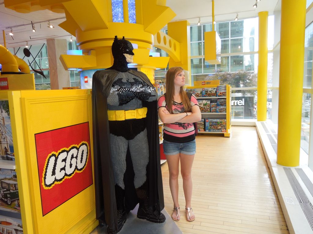 2014_09_22_fao_schwarts_0005.jpg (large)