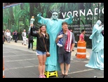 Statue ripoff New York City Tom and Abby