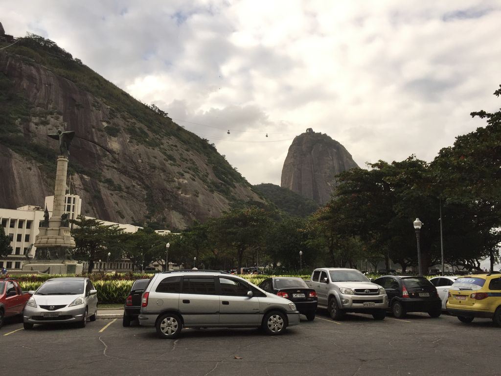 Cable Cars ascend Sugar Loaf