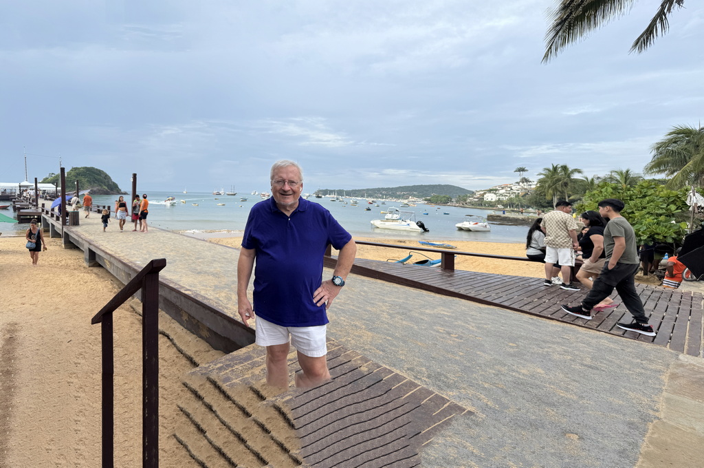 Dennis Knuth Downtown Buzios