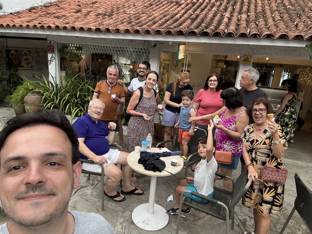 Helton and Dennis Knuth Family selfie Downtown buzios