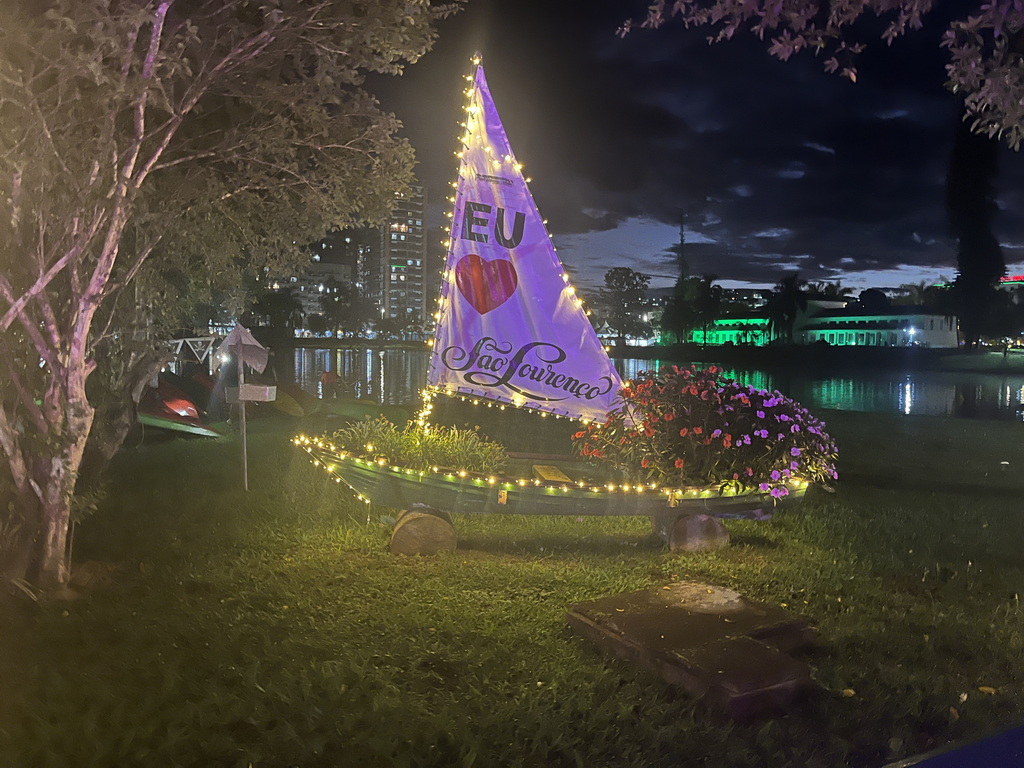 A sail boat of flowers